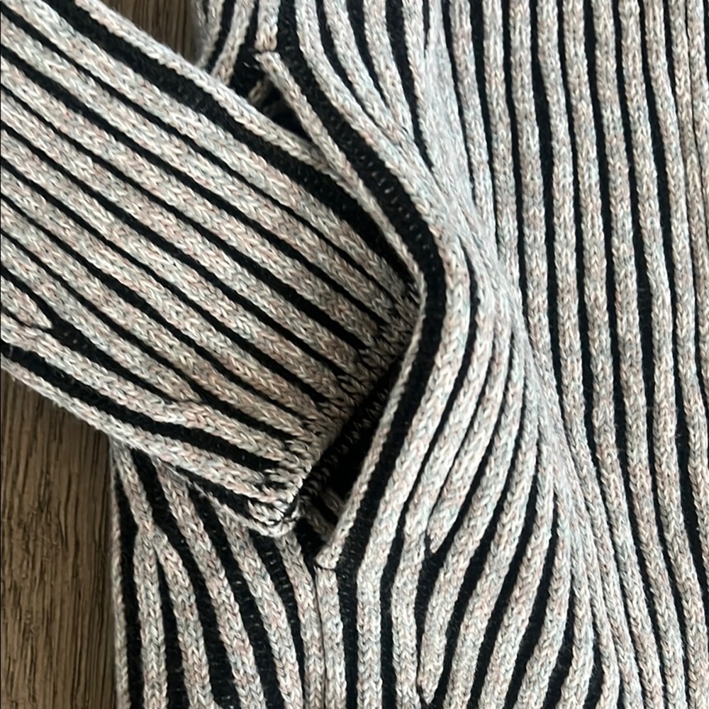 Lululemon Striped Open-Front Sweater size 4 - Picture 3 of 6
